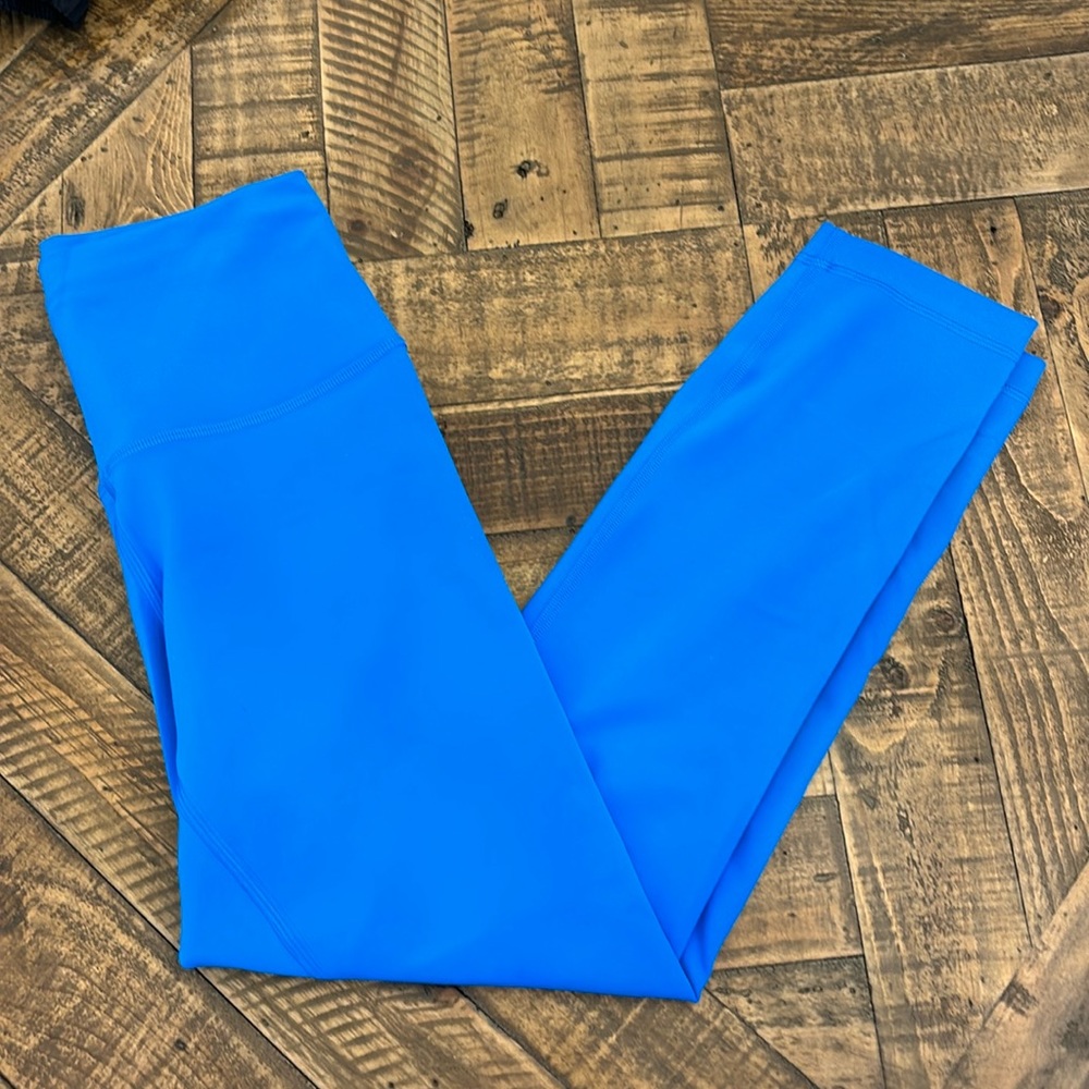 Wunder Trains Lululmeon leggings. Size 6. 25”. Poolside blue color